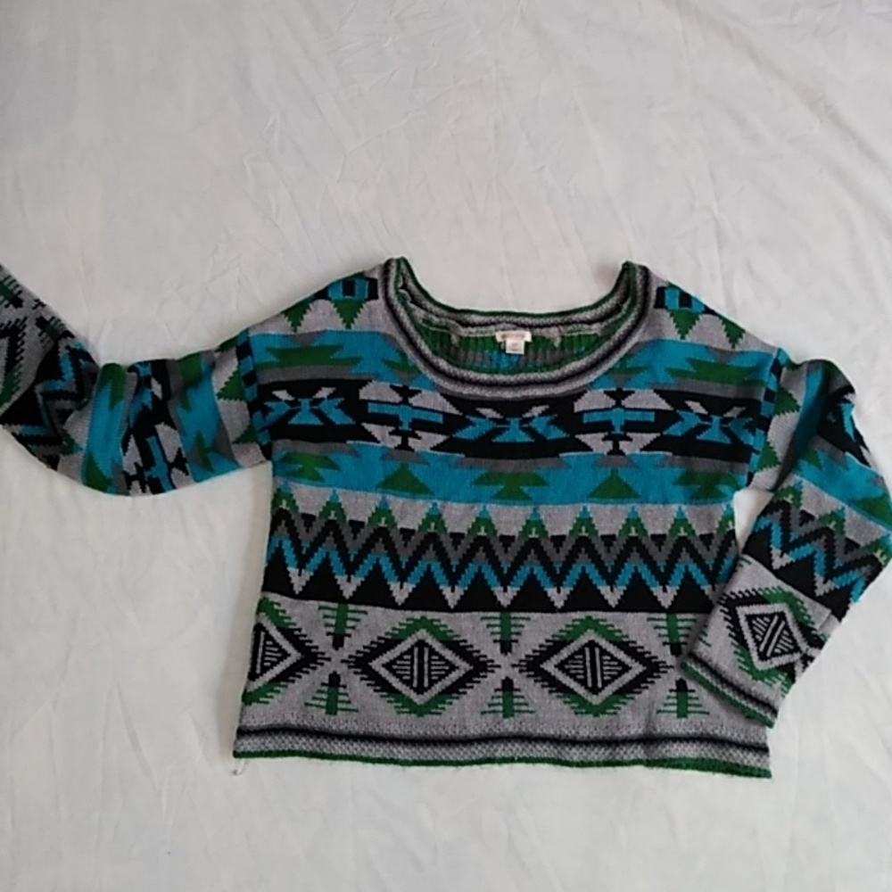 Xhilaration cropped sweater